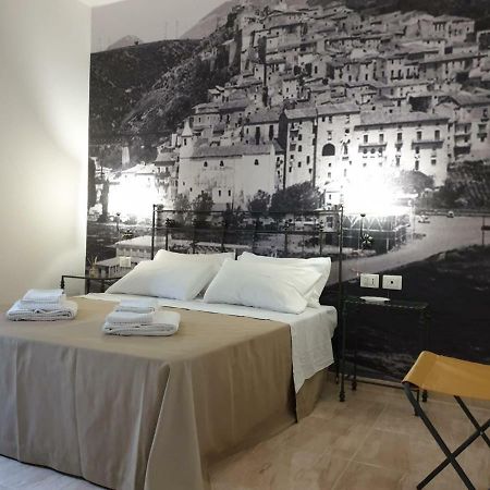 Porta Marina Guest Rooms Scalea Kültér fotó