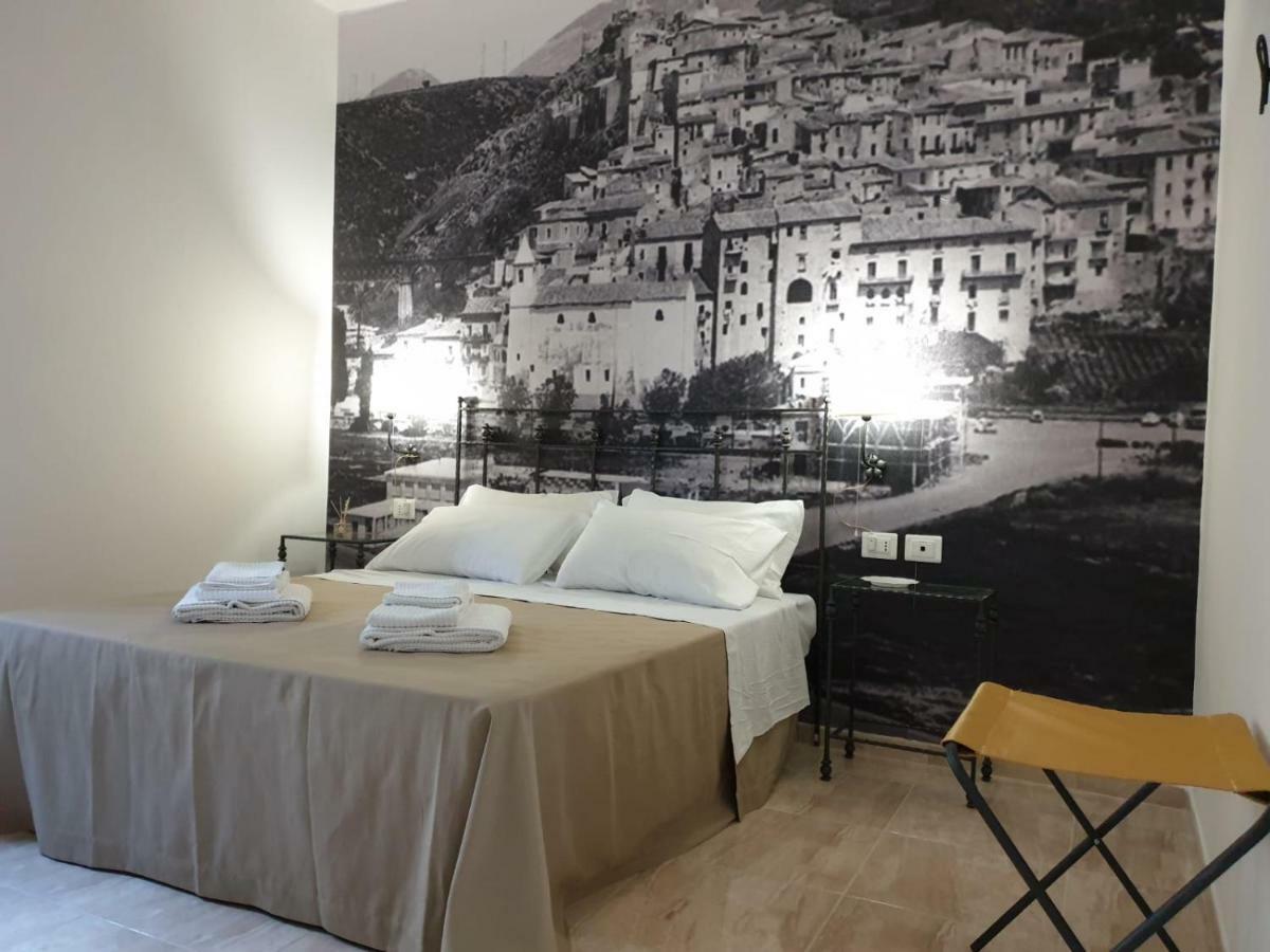 Porta Marina Guest Rooms Scalea Kültér fotó