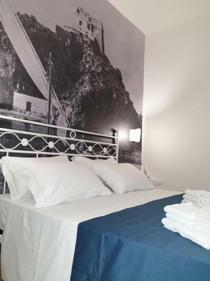Porta Marina Guest Rooms Scalea Kültér fotó